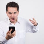  ¿Qué hacer si te atacan en redes sociales? Guía 2025 para proteger tu imagen