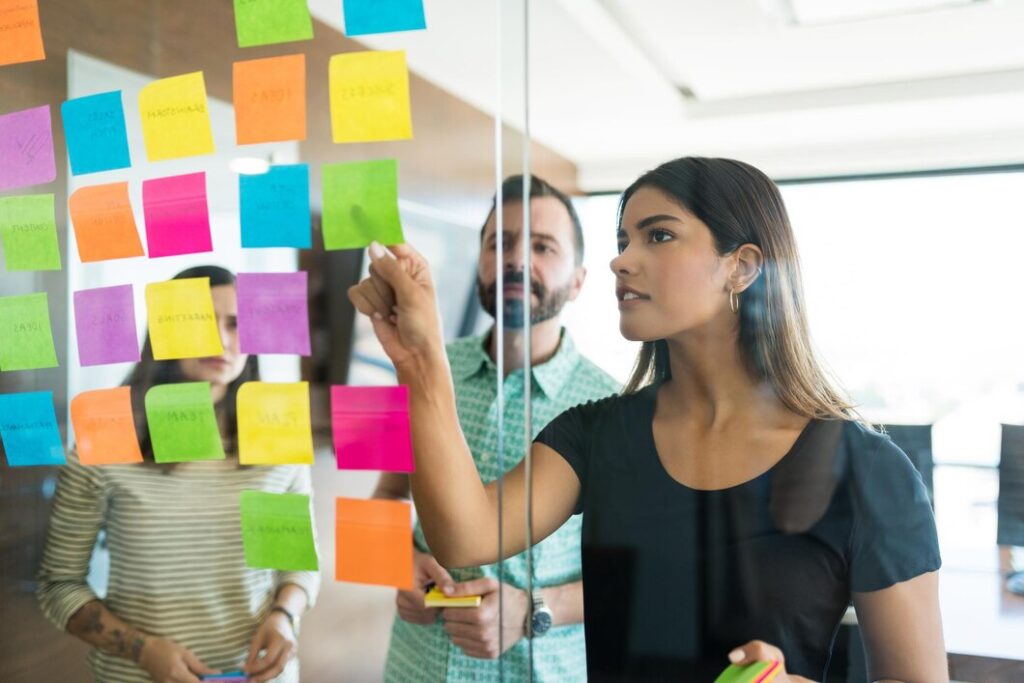 ¿Cómo construir una estrategia de comunicación política?